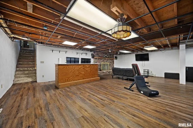 $249,900 | 228 East Far Hills Drive, East Peoria, IL 61611