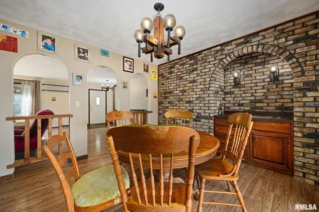 $249,900 | 228 East Far Hills Drive, East Peoria, IL 61611