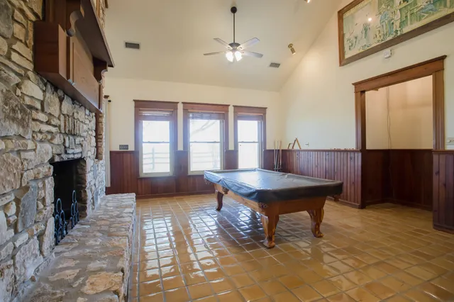 $3,300 | 4692 South E River Road, Martindale, TX 78655