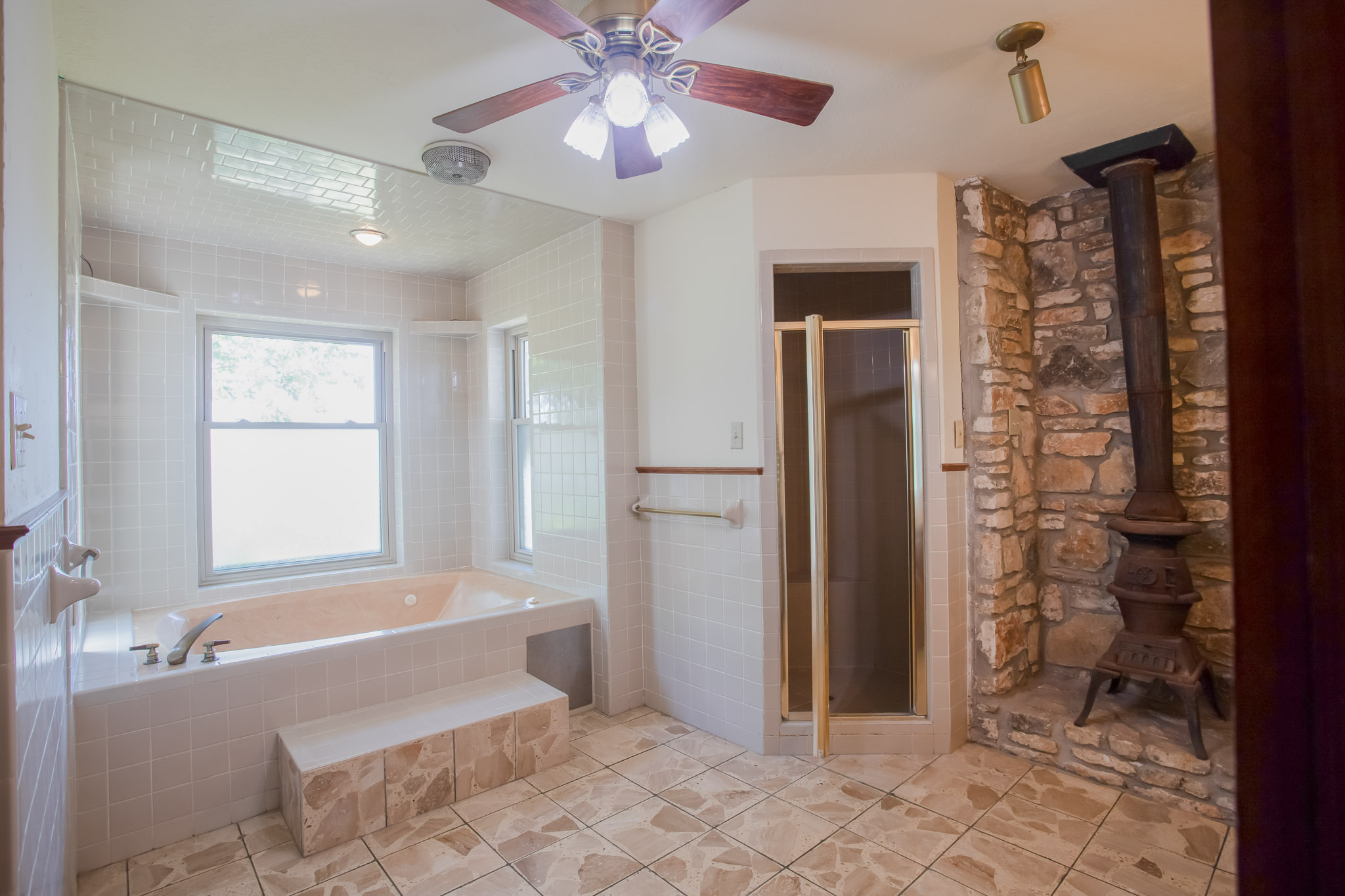 4692 South E River Road Martindale, TX 78655 - Photo 13 of 38