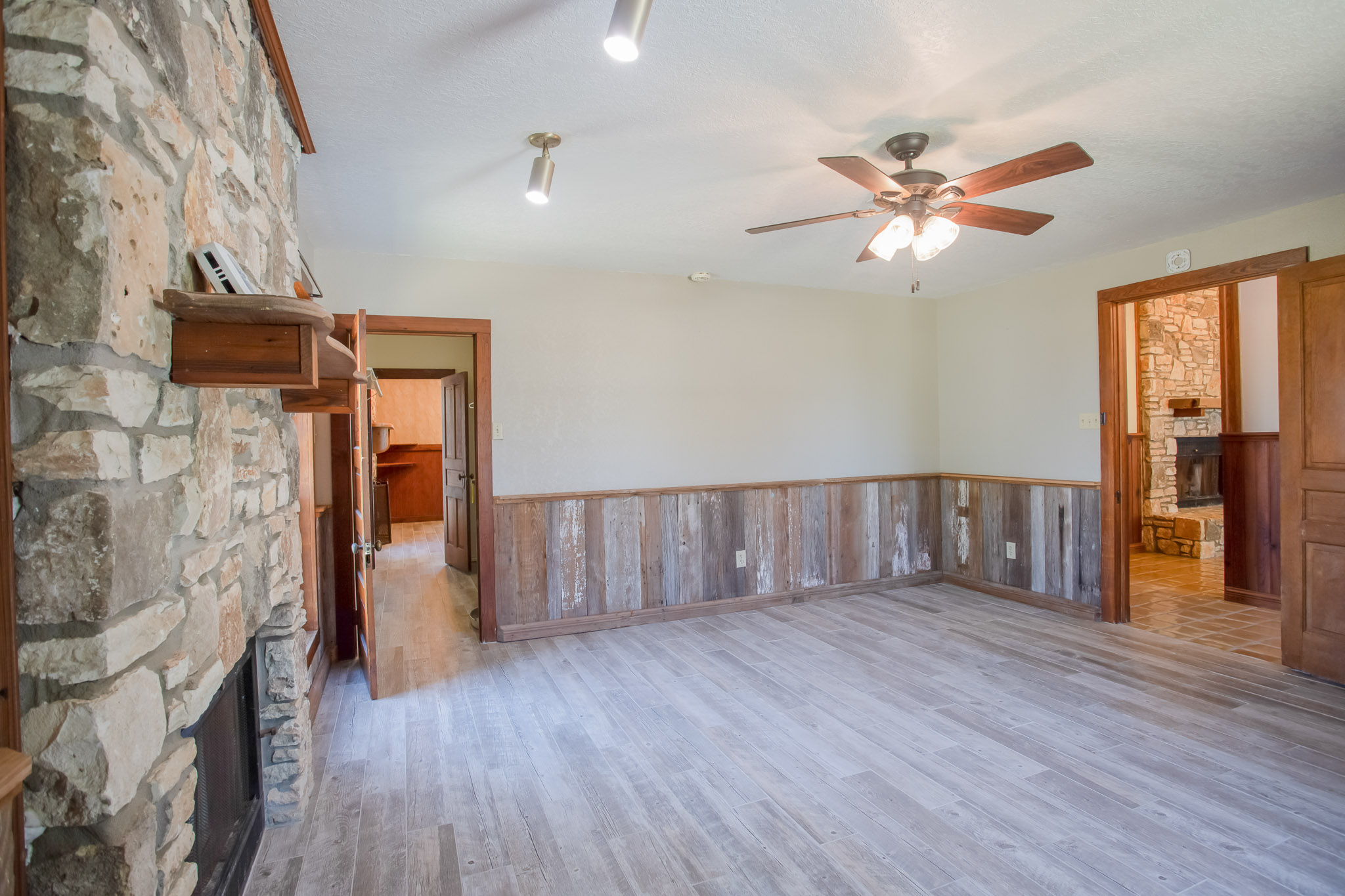 4692 South E River Road Martindale, TX 78655 - Photo 2 of 38