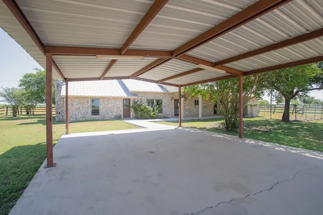 $3,300 | 4692 South E River Road, Martindale, TX 78655