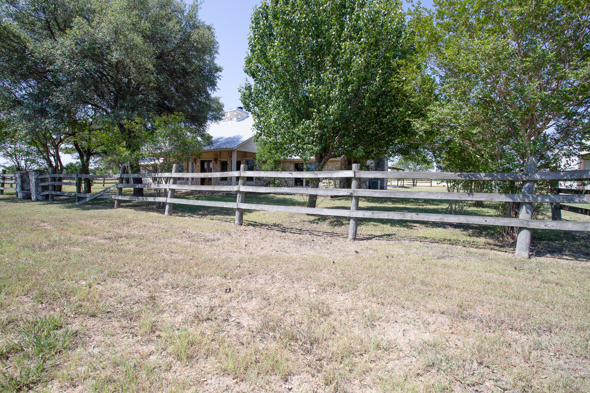 4692 South E River Road Martindale, TX 78655 - Photo 31 of 38