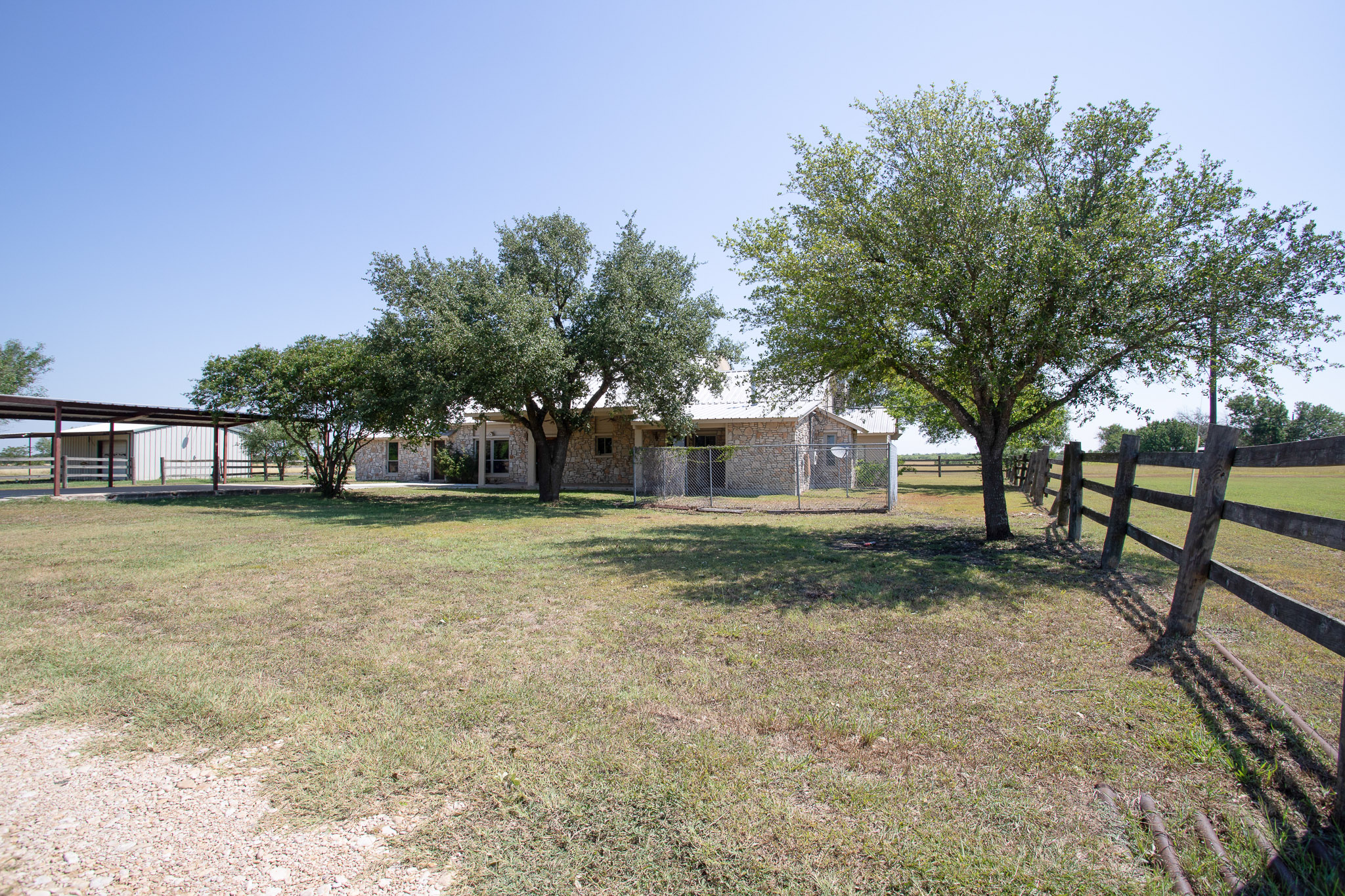 4692 South E River Road Martindale, TX 78655 - Photo 35 of 38