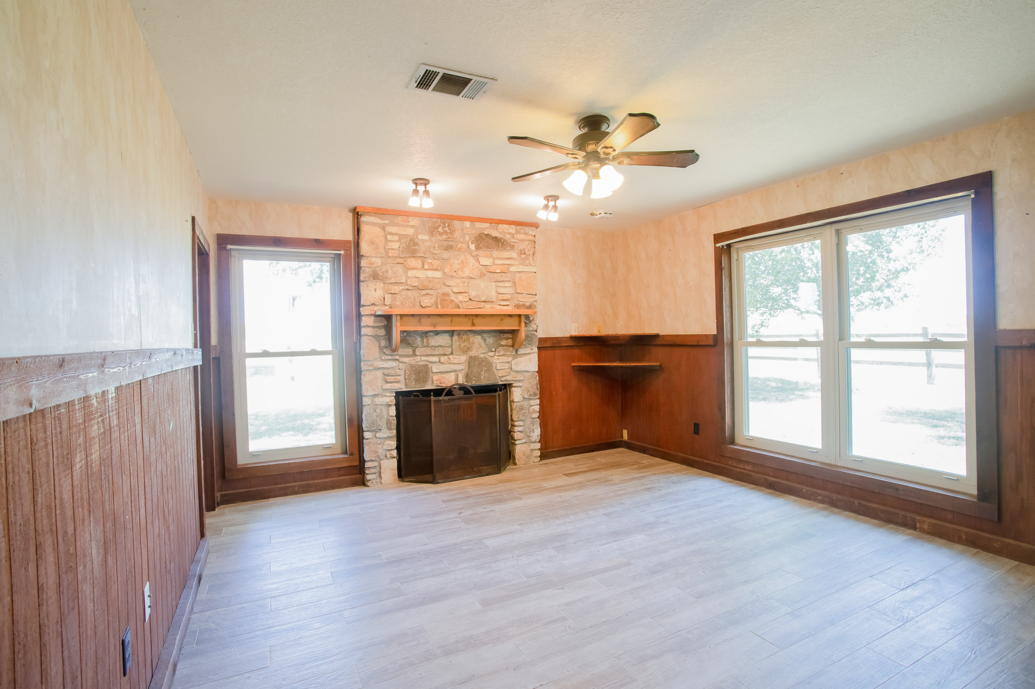 4692 South E River Road Martindale, TX 78655 - Photo 6 of 38