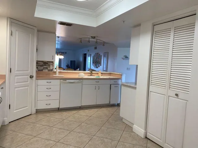 $2,500 | 8700 Ridgewood Avenue, Unit A410, Cape Canaveral, FL 32920