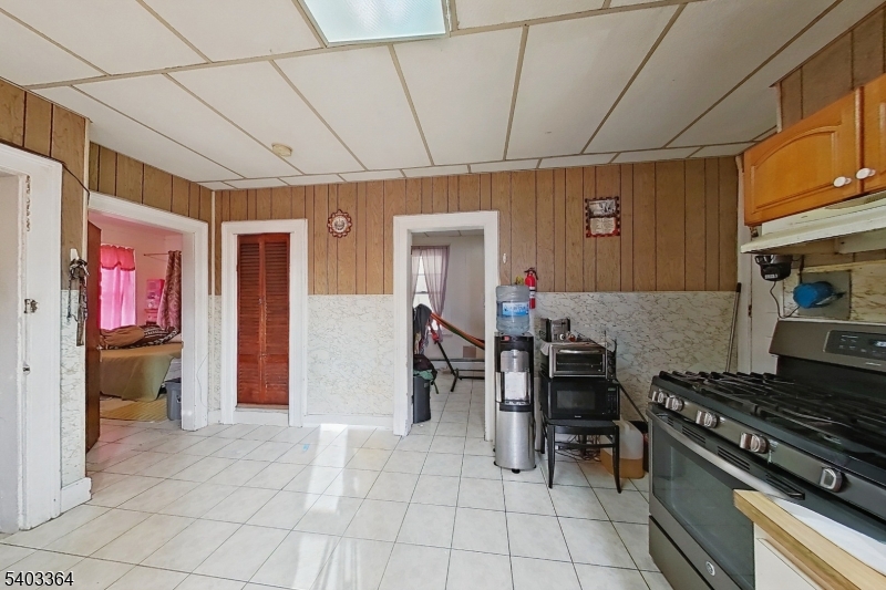 115 Butler Street Paterson, NJ 07524 - Photo 26 of 38