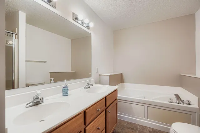 $245,000 | 3275 Coleshire Path, Unit 24, Rosemount, MN 55068