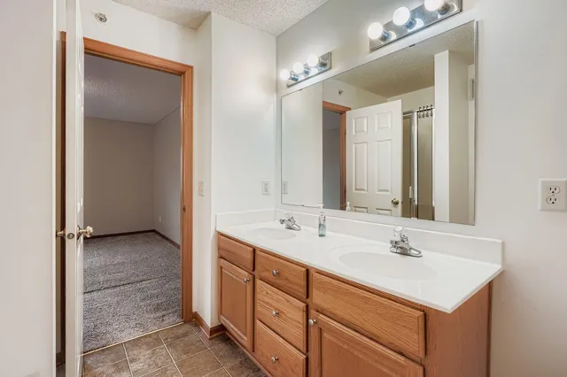 $245,000 | 3275 Coleshire Path, Unit 24, Rosemount, MN 55068