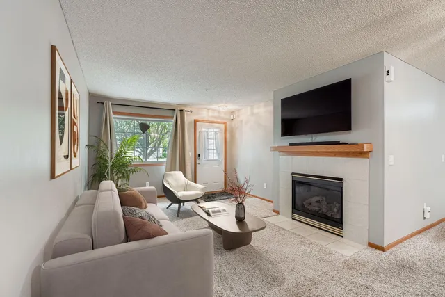 $245,000 | 3275 Coleshire Path, Unit 24, Rosemount, MN 55068