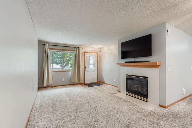 $245,000 | 3275 Coleshire Path, Unit 24, Rosemount, MN 55068