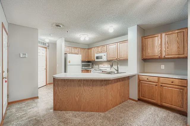 $245,000 | 3275 Coleshire Path, Unit 24, Rosemount, MN 55068
