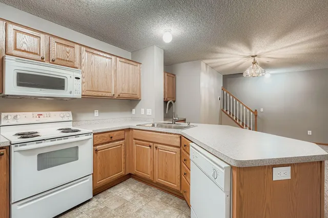 $245,000 | 3275 Coleshire Path, Unit 24, Rosemount, MN 55068