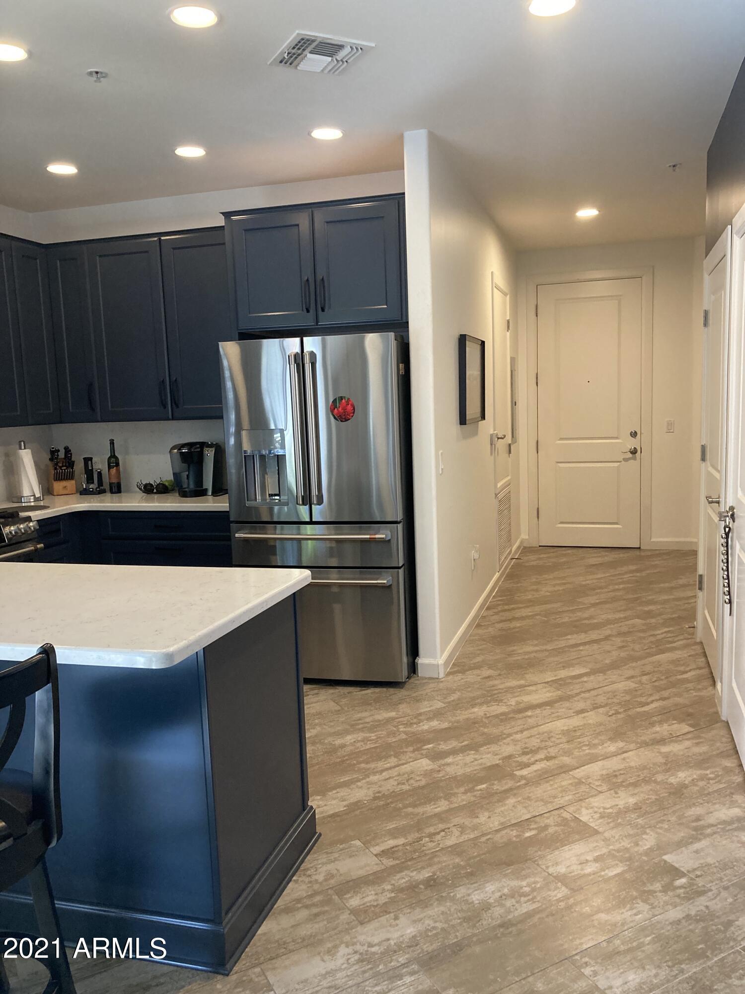 7291 North Scottsdale Road, Unit 1004 Paradise Valley, AZ 85253 - Photo 6 of 28 Entrance hallway