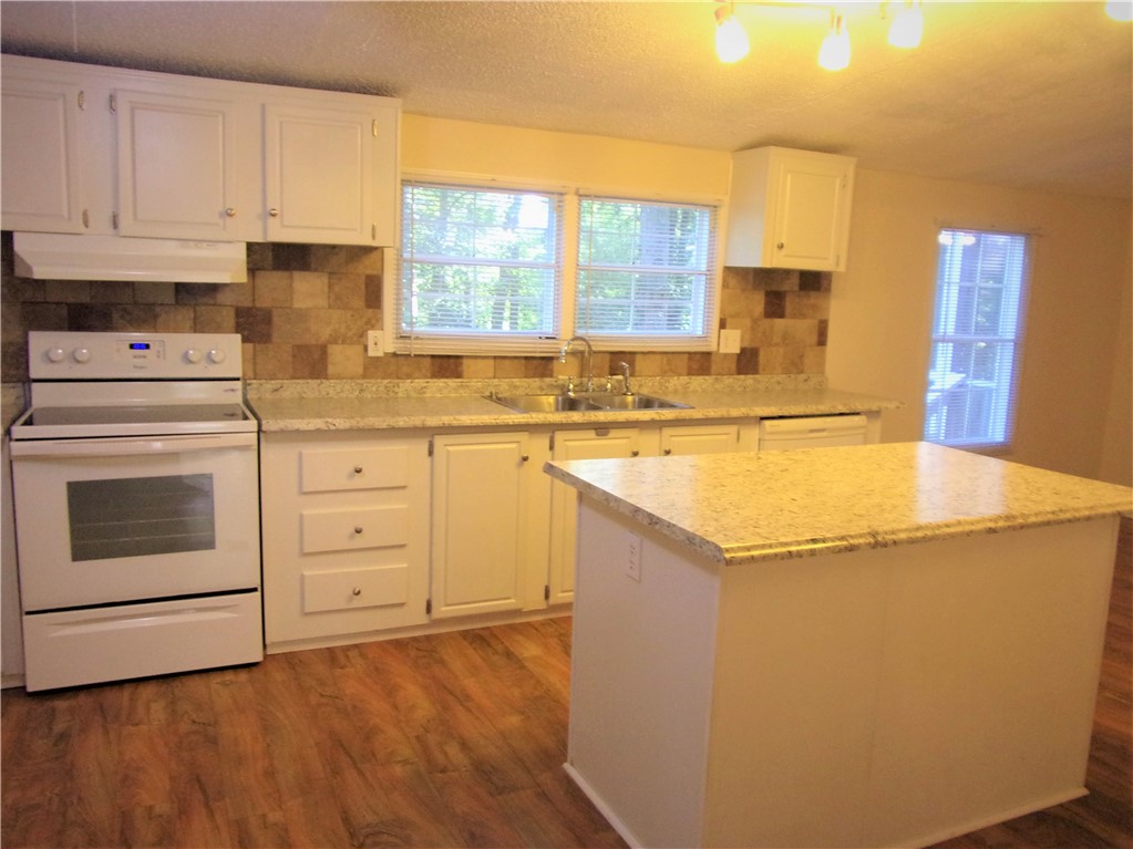 131 View Point Road Pickens, SC 29671 - Photo 6 of 38