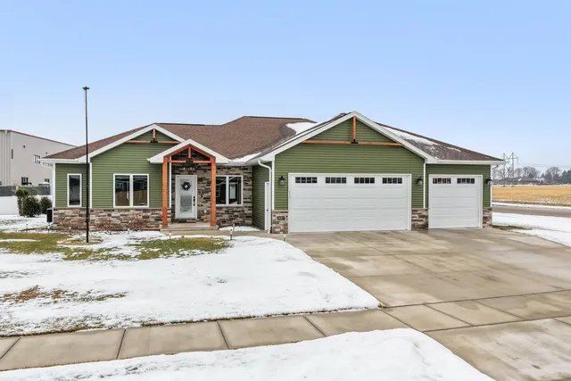 $689,900 | 1667 Torchwood Trail, De Pere, WI 54115