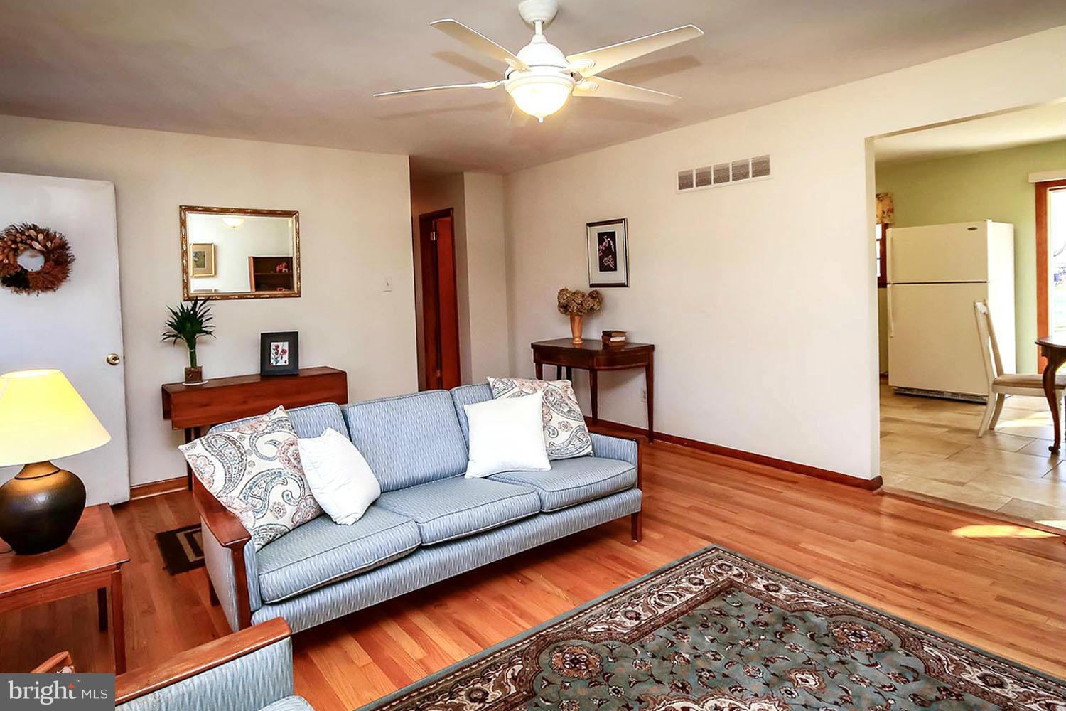 112 Brent Road Arnold, MD 21012 - Photo 3 of 30 Visible Pride of Ownership with Stylish Updates