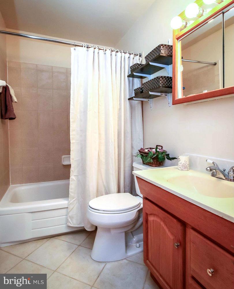 112 Brent Road Arnold, MD 21012 - Photo 27 of 30 Updated Master Bath with Pedestal Sink