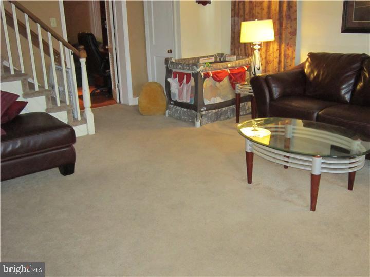 18 Barbara Drive Springfield, PA 19064 - Photo 15 of 19 Living Room