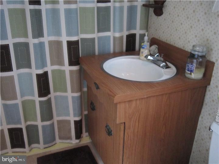 18 Barbara Drive Springfield, PA 19064 - Photo 16 of 19 Bathroom