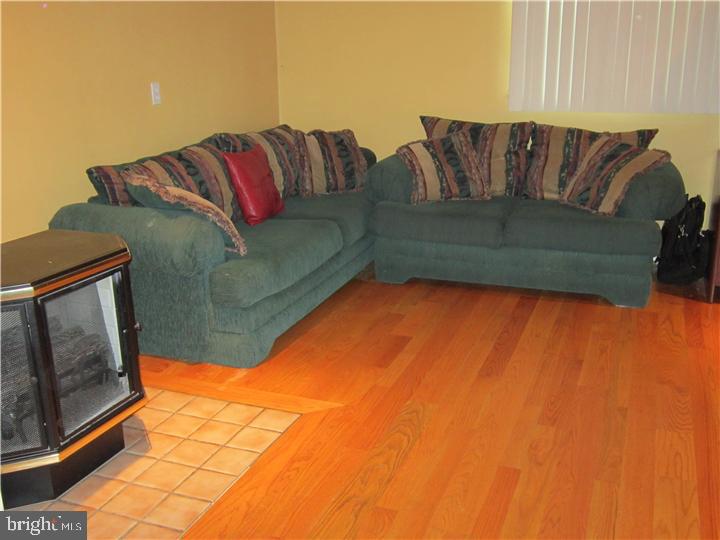 18 Barbara Drive Springfield, PA 19064 - Photo 5 of 19 Family Room