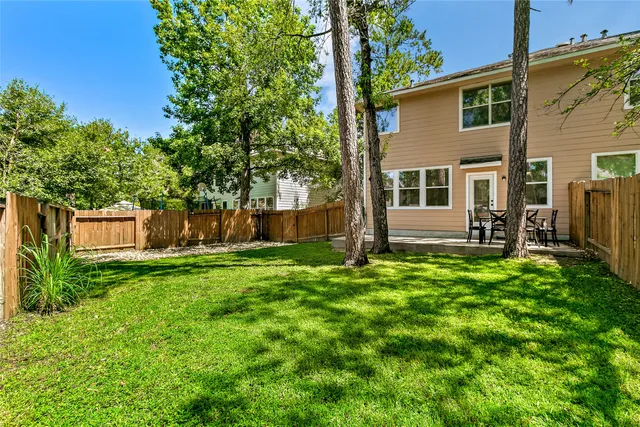 $2,300 | 10 Scenic Brook Court, The Woodlands, TX 77382