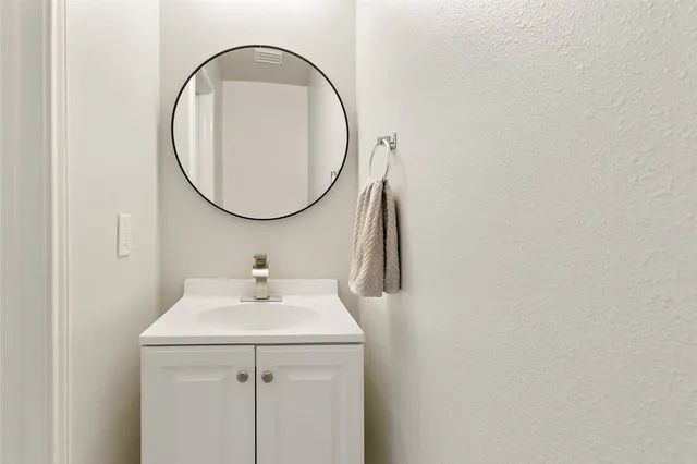 $2,300 | 10 Scenic Brook Court, The Woodlands, TX 77382