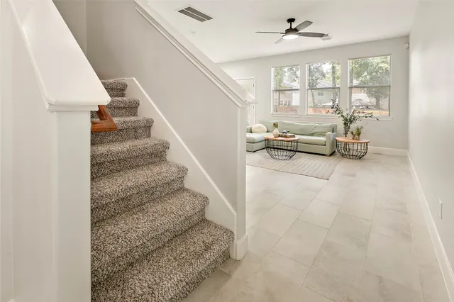 $2,300 | 10 Scenic Brook Court, The Woodlands, TX 77382