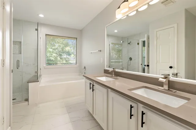 $2,300 | 10 Scenic Brook Court, The Woodlands, TX 77382