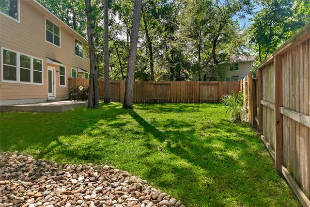 $2,300 | 10 Scenic Brook Court, The Woodlands, TX 77382