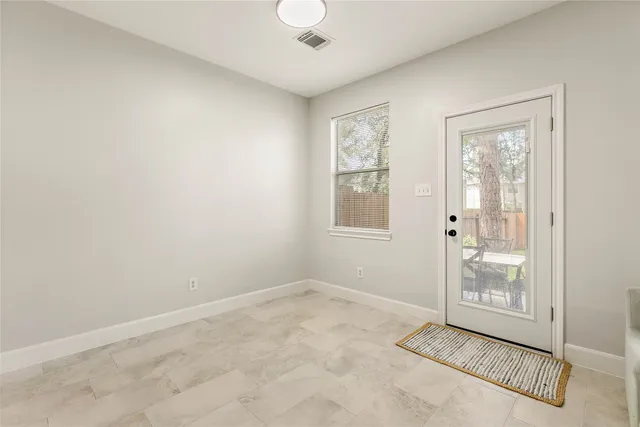 $2,300 | 10 Scenic Brook Court, The Woodlands, TX 77382