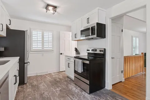 $745,000 | 129 Chicago Avenue North, Wayzata, MN 55391