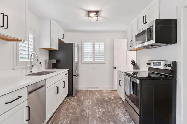 $745,000 | 129 Chicago Avenue North, Wayzata, MN 55391