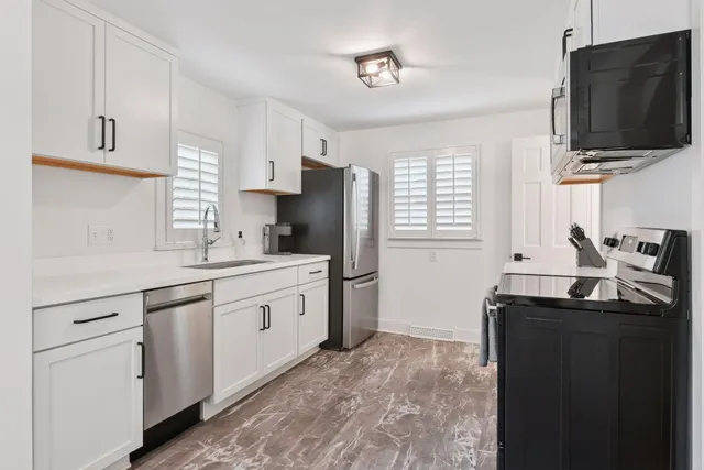 $745,000 | 129 Chicago Avenue North, Wayzata, MN 55391