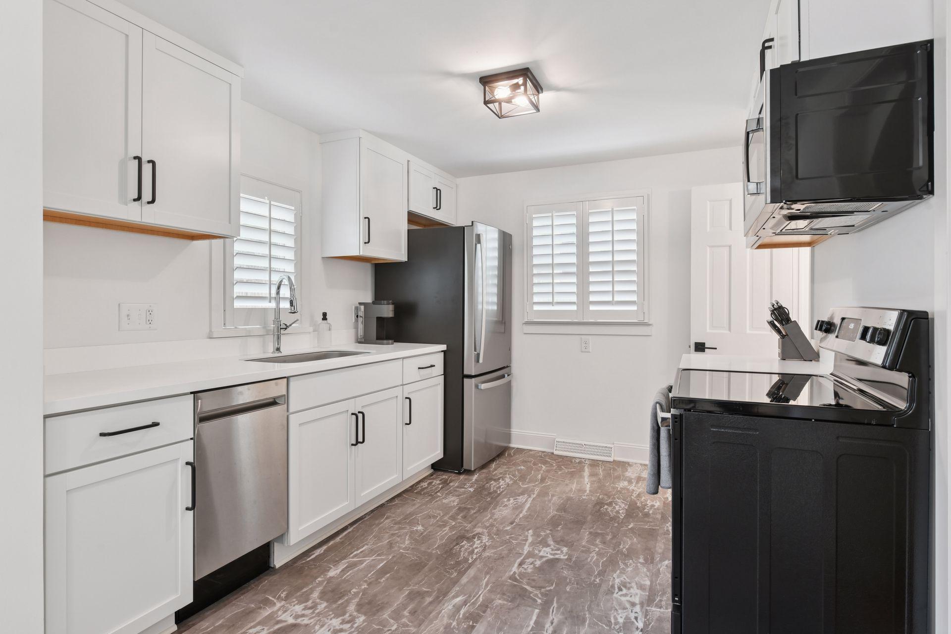 129 Chicago Avenue North Wayzata, MN 55391 - Photo 10 of 28