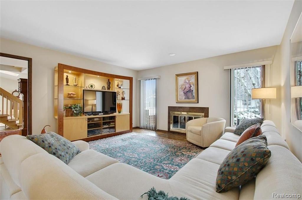 5531 Lane Lake Road Bloomfield Hills, MI 48302 - Photo 6 of 40