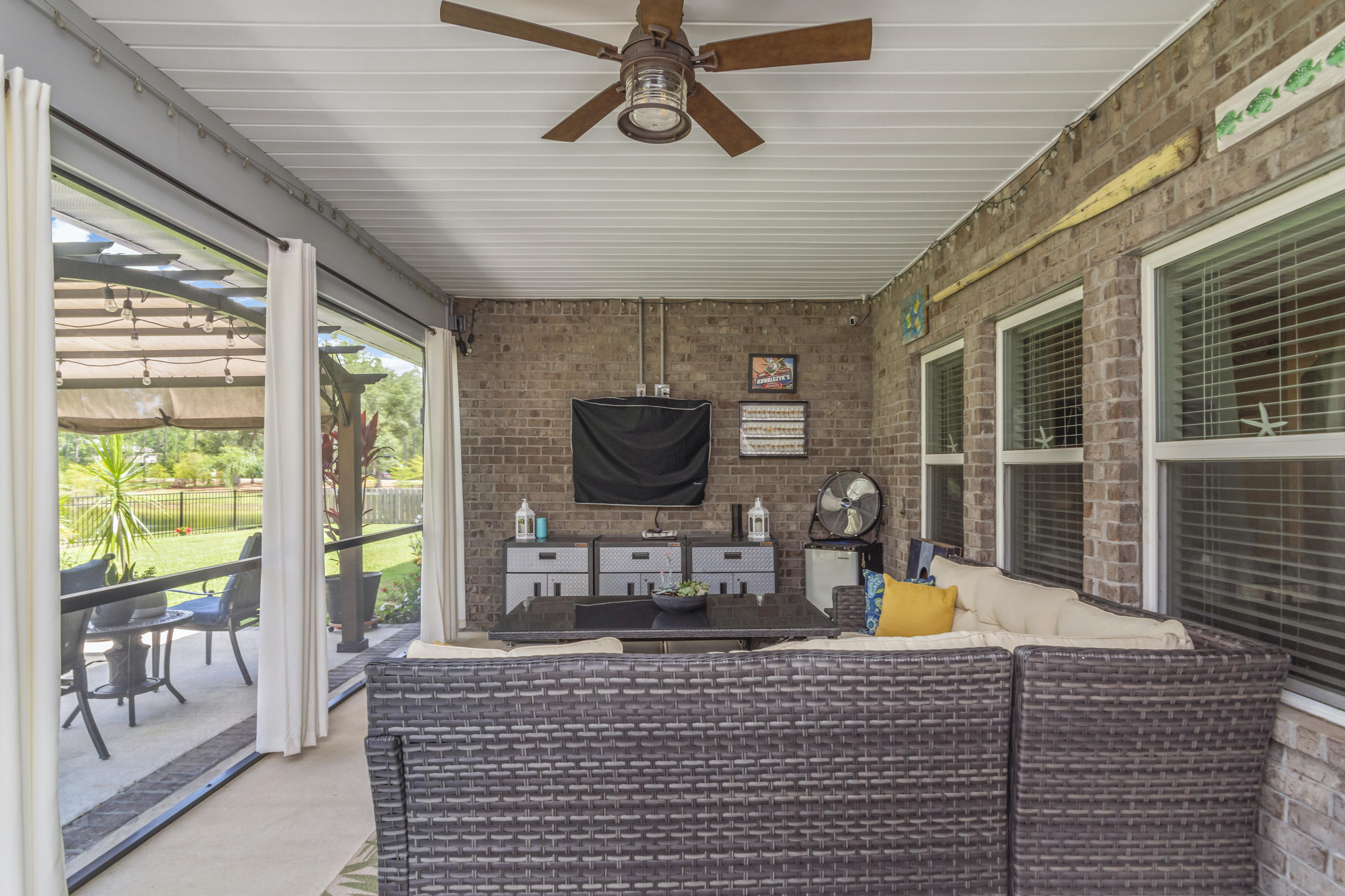 341 Lilly Bell Lane Freeport, FL 32439 - Photo 28 of 36 a living room with furniture