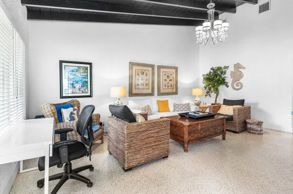 $7,000 | 342 Northeast 7th Avenue, Delray Beach, FL 33483