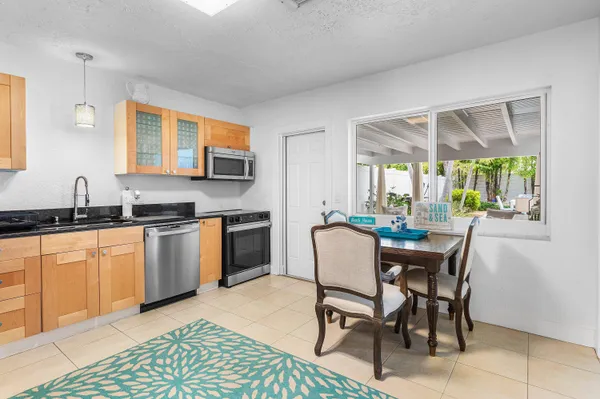 $7,000 | 342 Northeast 7th Avenue, Delray Beach, FL 33483