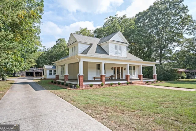 $884,900 | 234 East Main Street, Rutledge, GA 30663