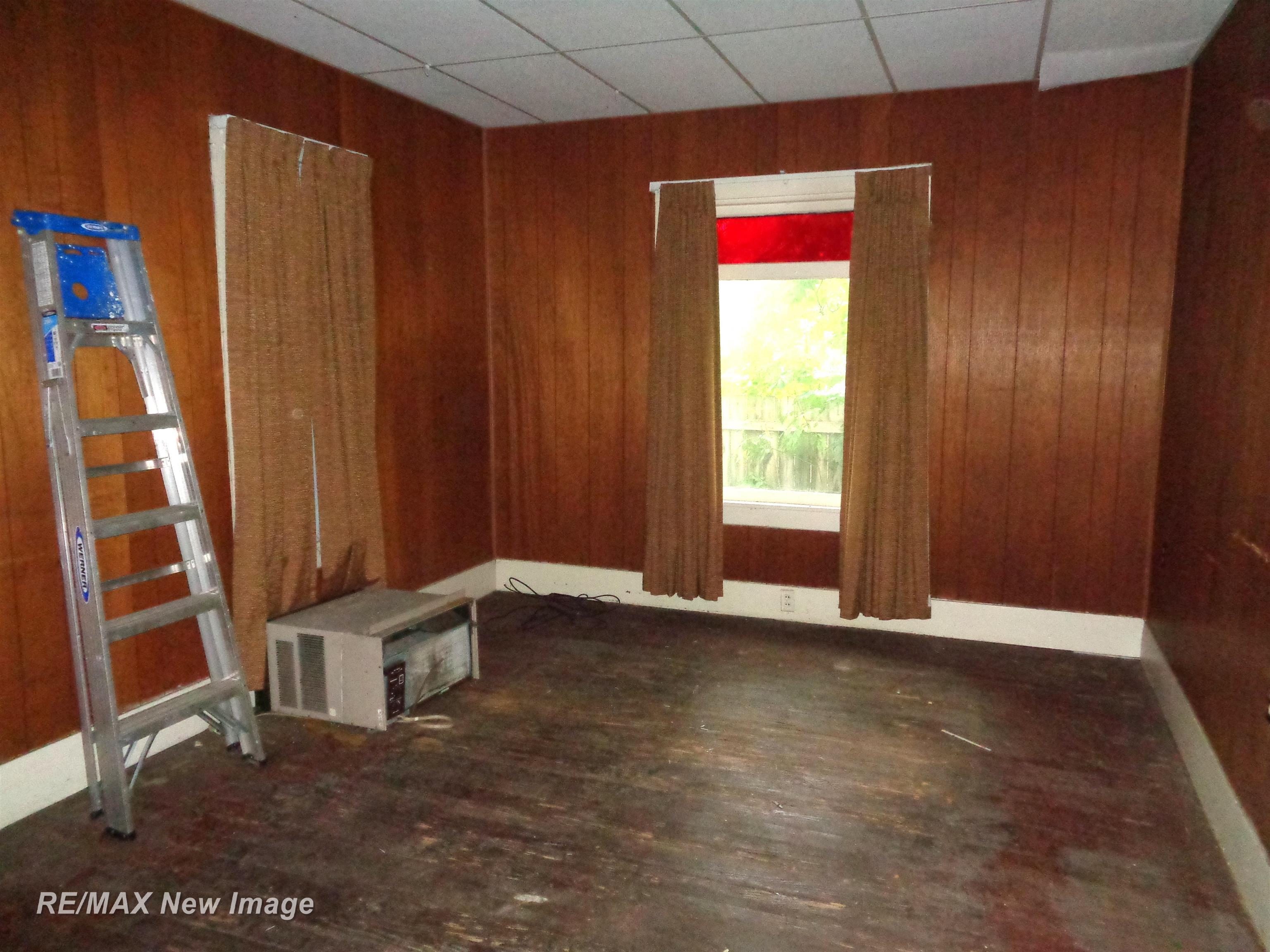 2023 3rd Street Bay City, MI 48708 - Photo 9 of 23 50147431-624adda9-85b8-4620-b3a2-7bc76a5312bb.JPG