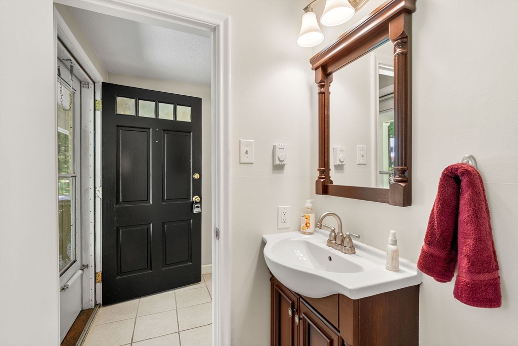 28 Birch Road Andover, MA 01810 - Photo 17 of 40