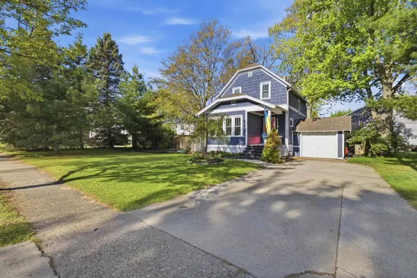 $340,000 | 115 North Lake Avenue, Spring Lake, MI 49456