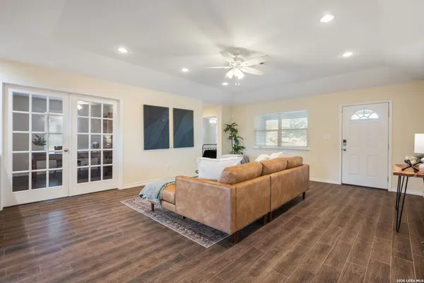 $289,000 | 533 Indian Crossing, Jourdanton, TX 78026