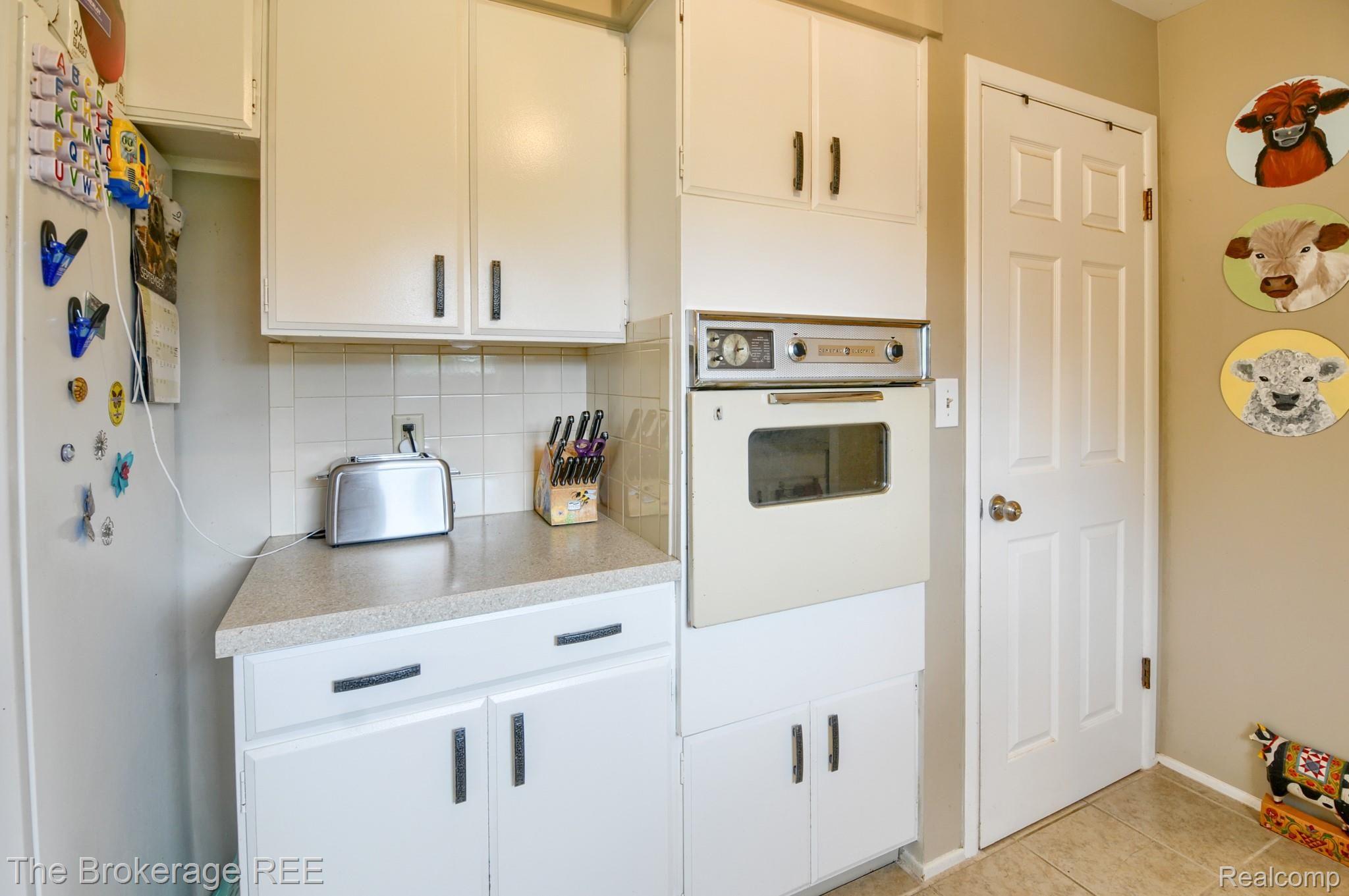 2304 East Cook Road Grand Blanc, MI 48439 - Photo 17 of 32 SD3_4671-HDR(5).jpg