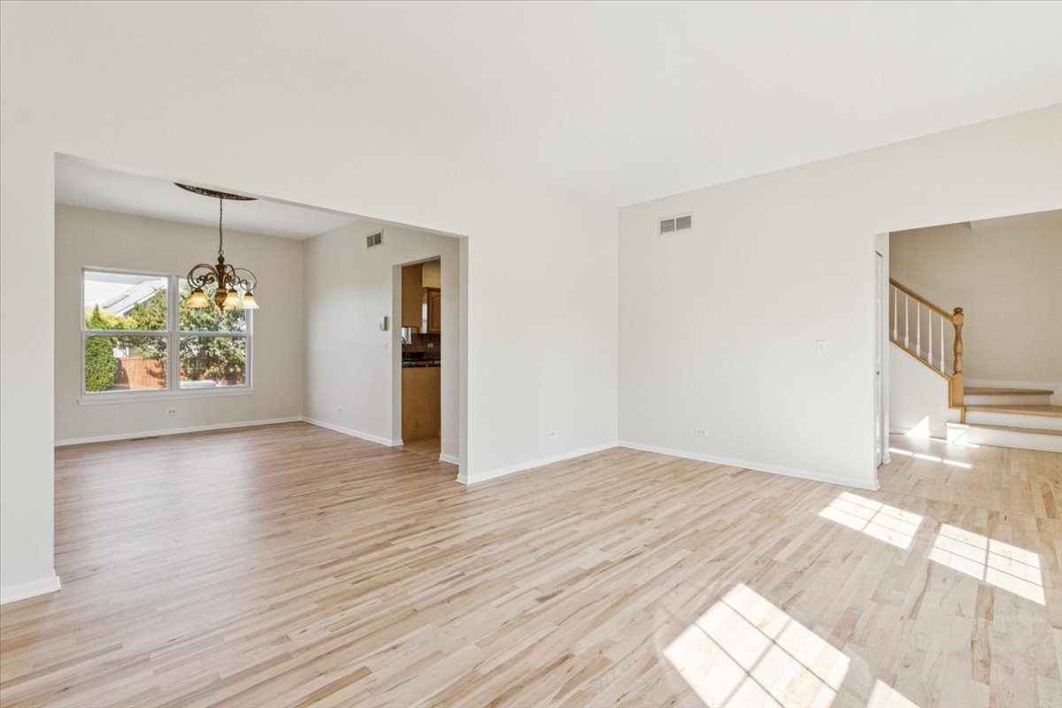 3437 Charlemaine Drive Aurora, IL 60504 - Photo 3 of 32