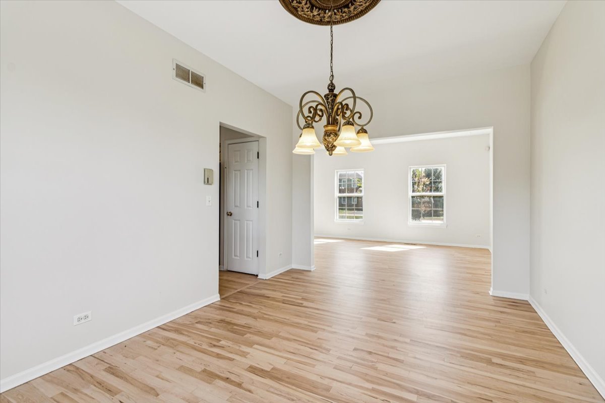 3437 Charlemaine Drive Aurora, IL 60504 - Photo 6 of 32