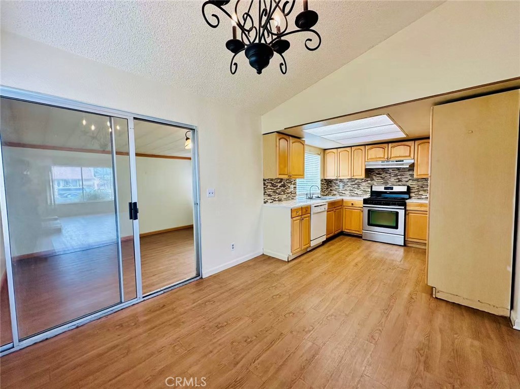 1459 West Wabash Street Rialto, CA 92376 - Photo 4 of 17 dinning area