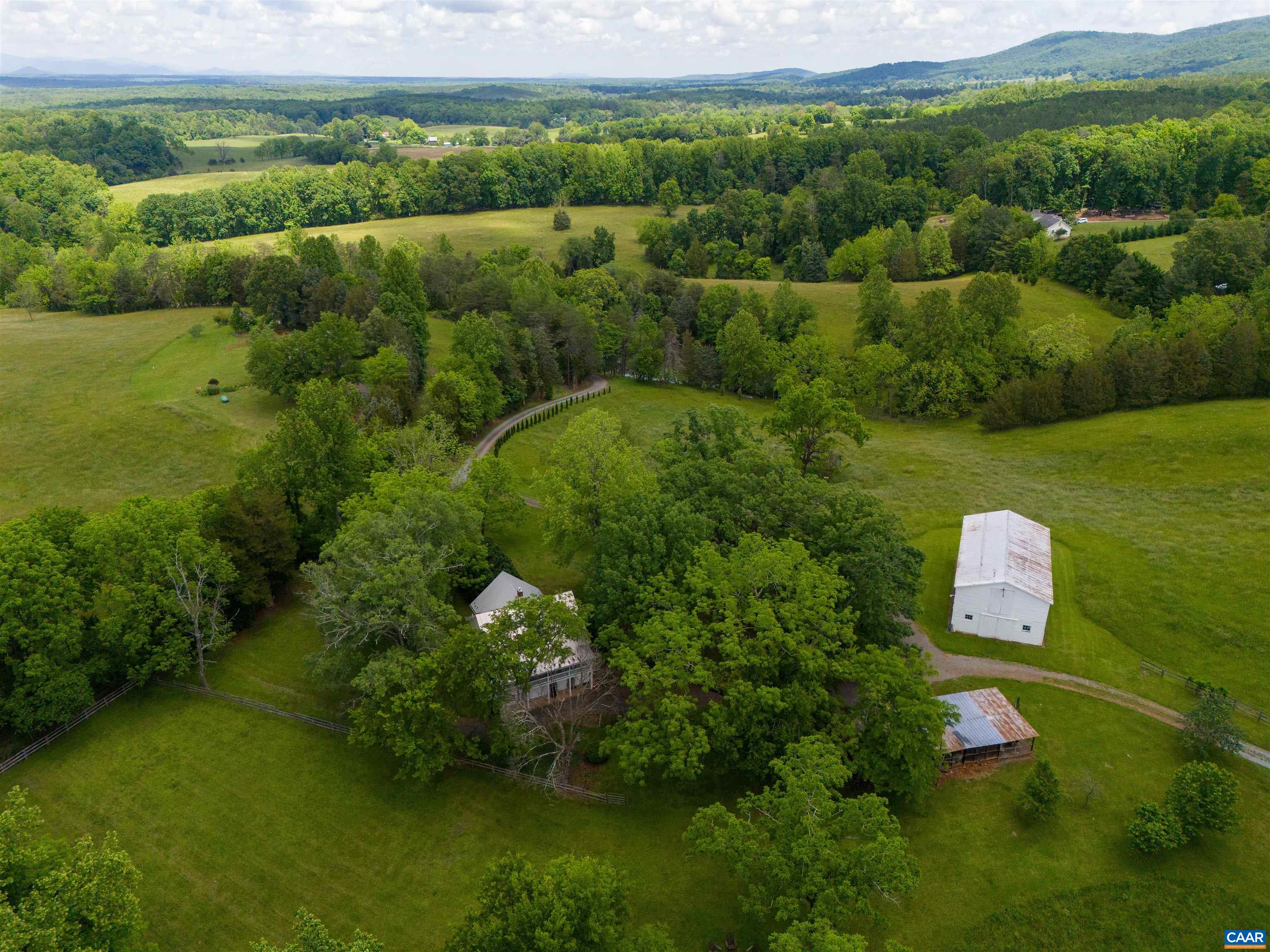 2605 High Fields Road Keswick, VA 22947 - Photo 4 of 43 Gallery Image 4