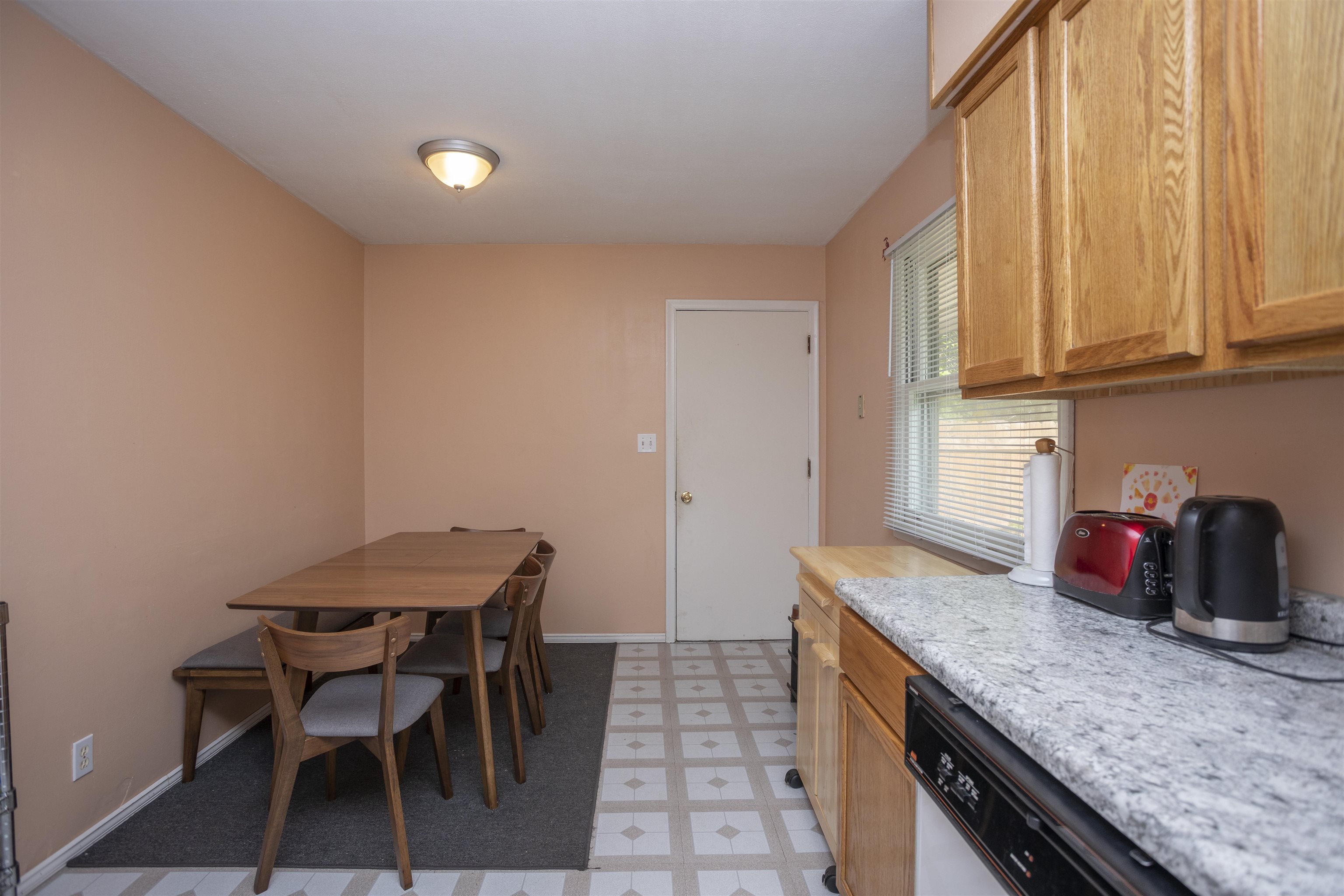2102 Halsted Road Rockford, IL 61103 - Photo 6 of 27 Gallery Image 6